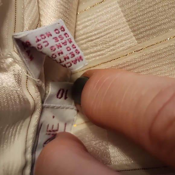 Laura and Jayne Blouse - Picture 8 of 8